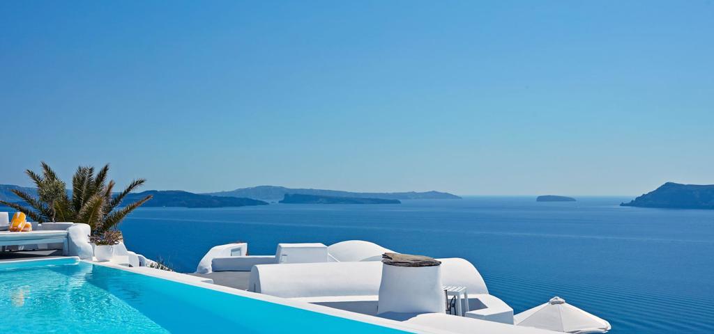 Το Katikies Santorini στα καλύτερα ξενοδοχεία του Travel Leisure για το 2024
